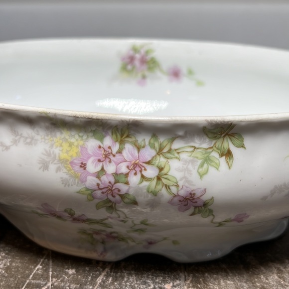 Vintage Elite Works Oval White Casserole with Lid Purple flowers Limoges France - Picture 8 of 13